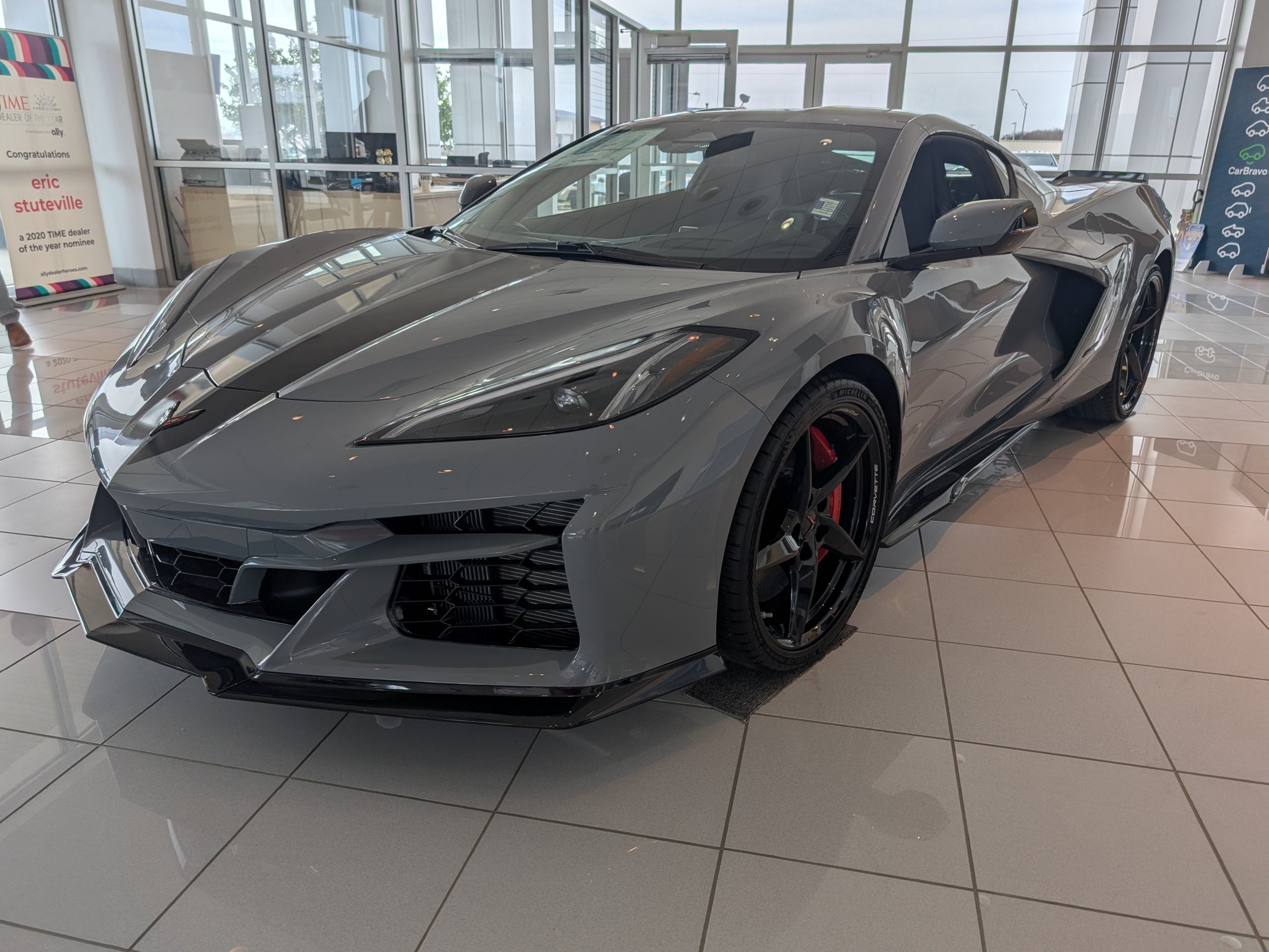 2025 Chevrolet Corvette E-Ray 1LZ