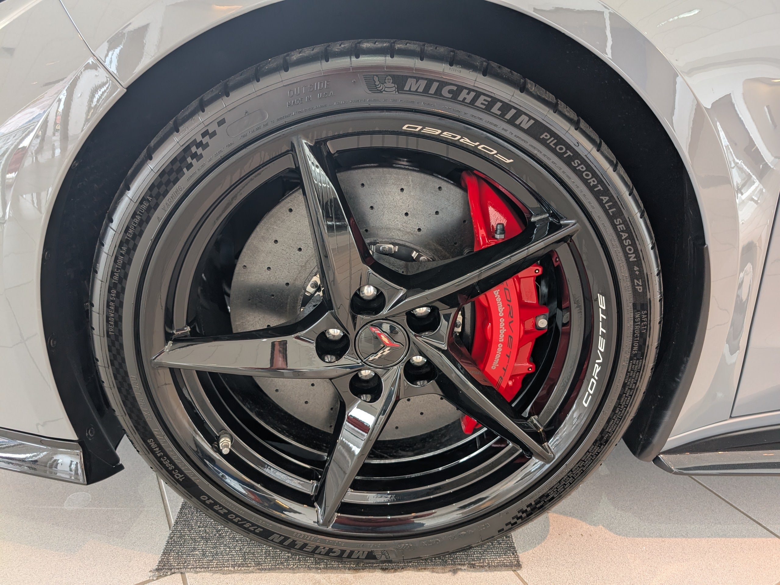 2025 Chevrolet Corvette E-Ray 1LZ