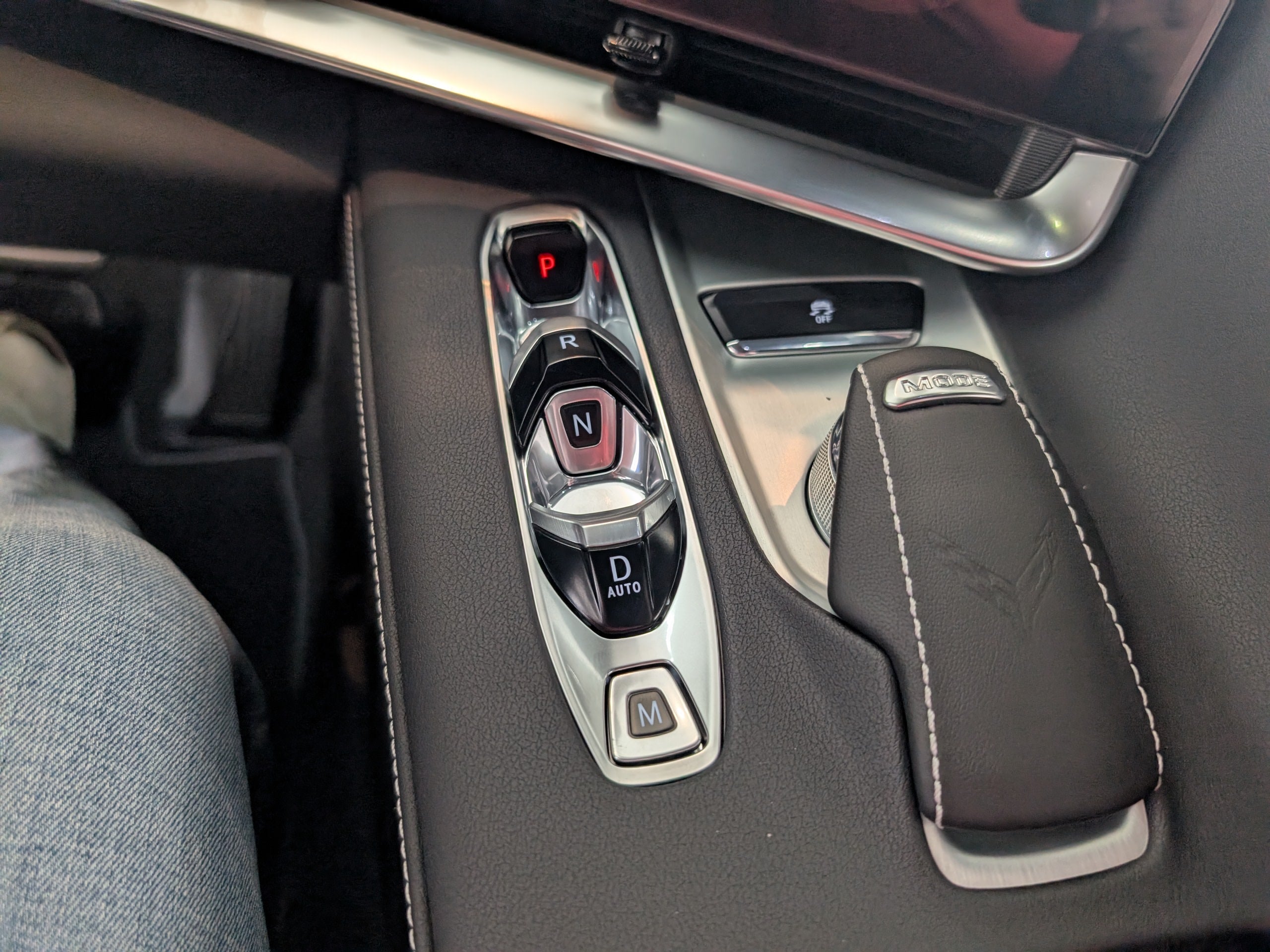 2025 Chevrolet Corvette E-Ray 1LZ