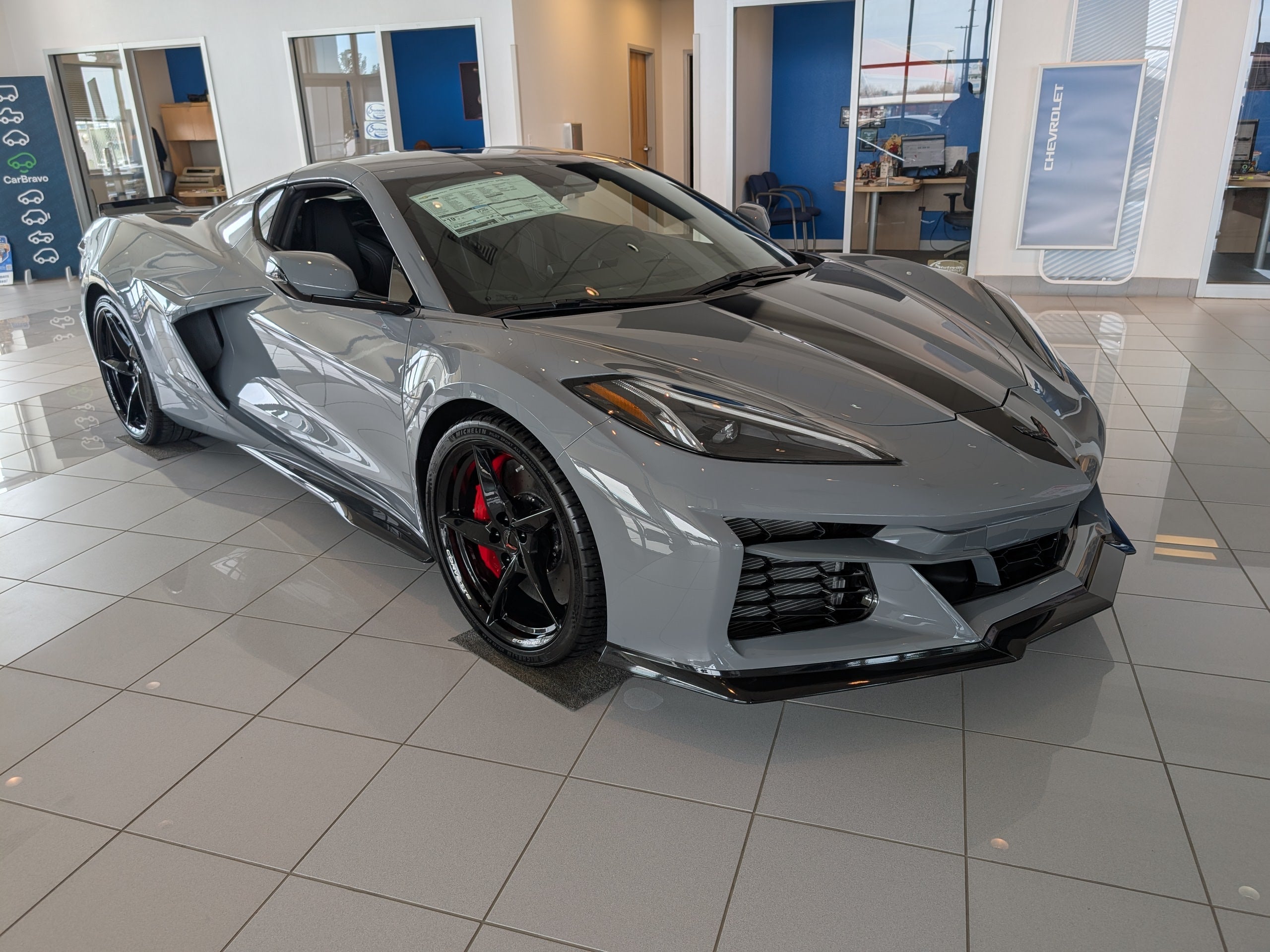 2025 Chevrolet Corvette E-Ray 1LZ