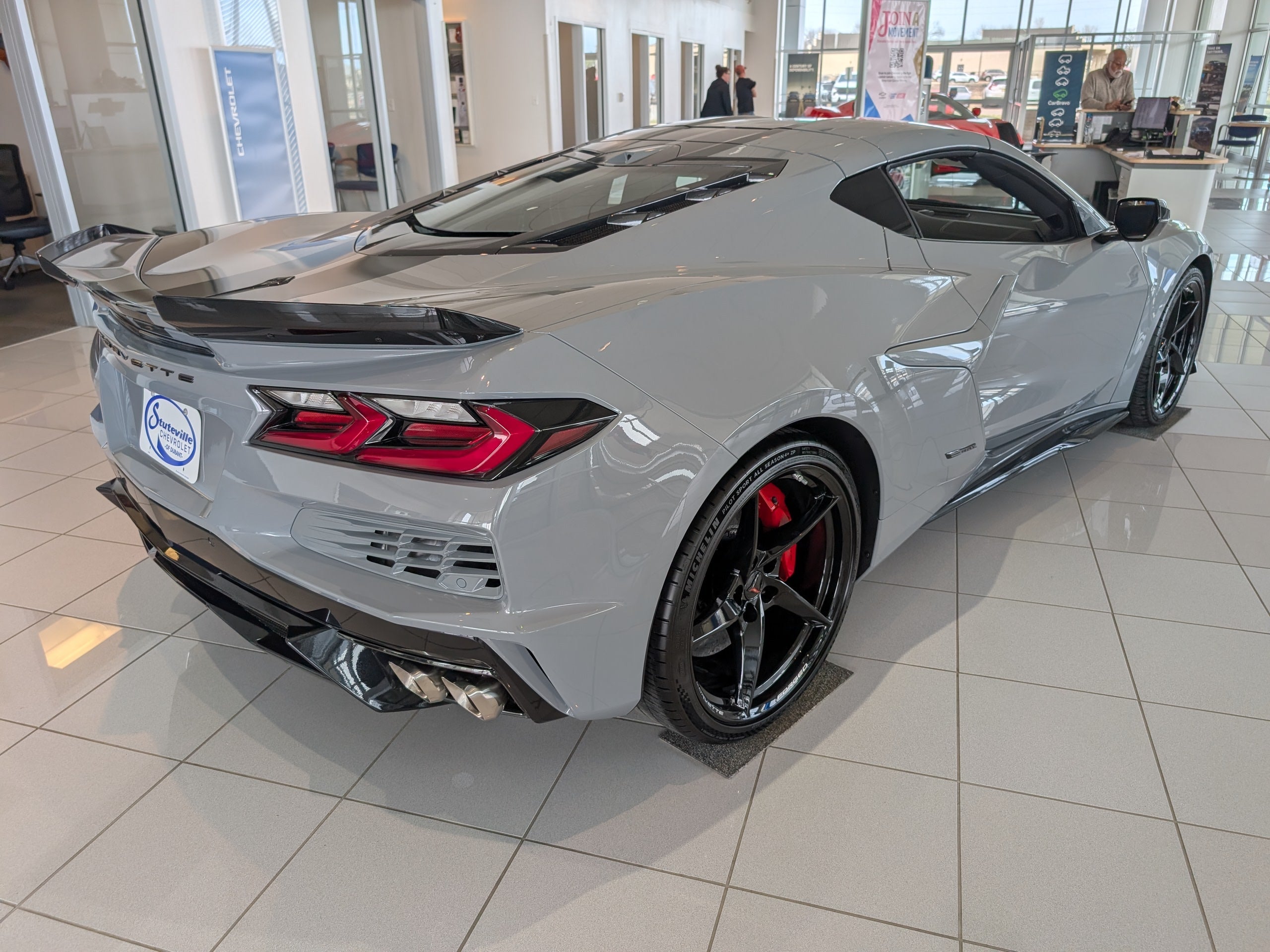 2025 Chevrolet Corvette E-Ray 1LZ