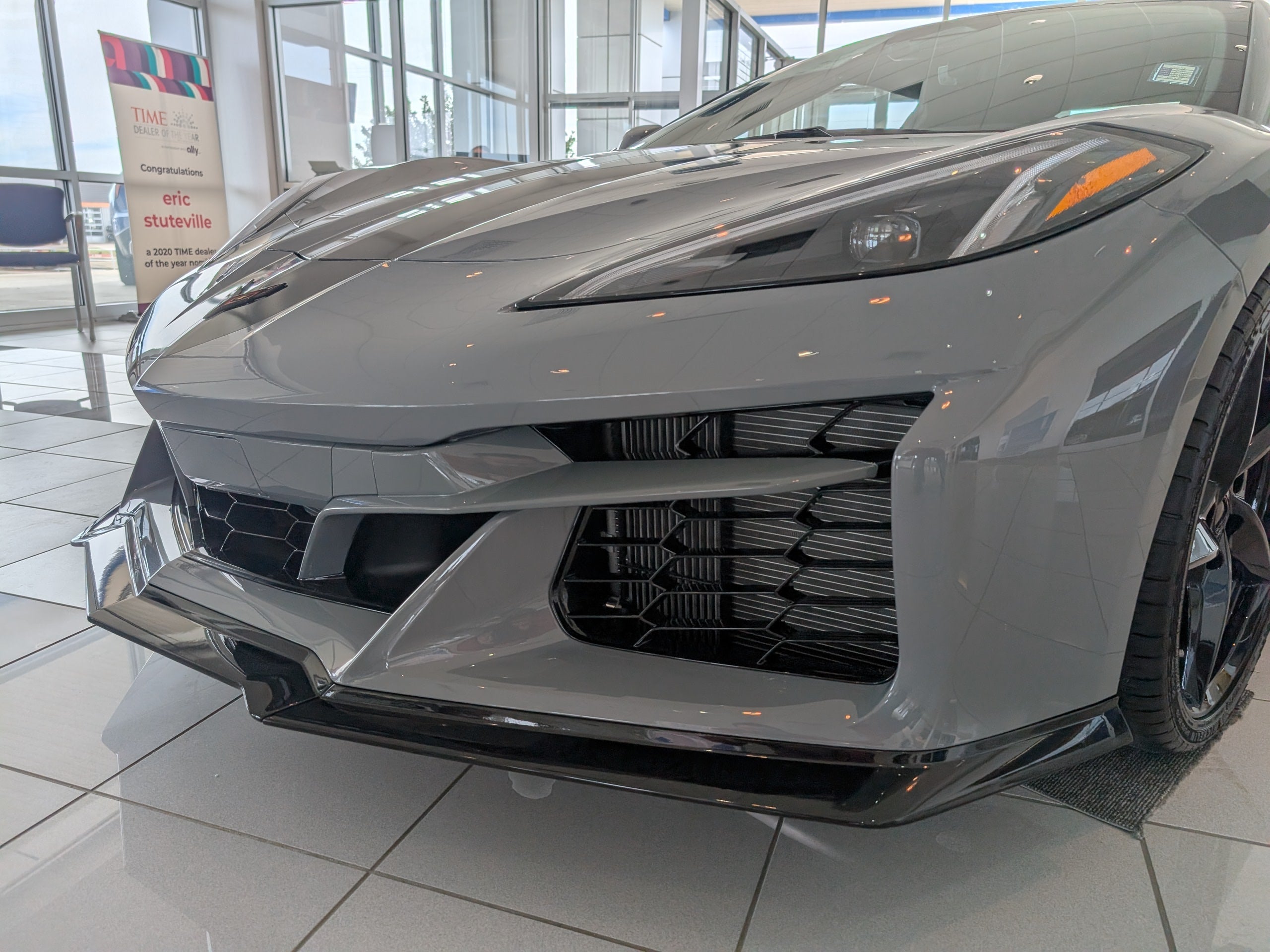 2025 Chevrolet Corvette E-Ray 1LZ