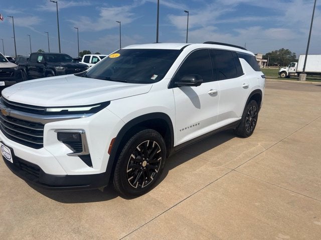 2024 Chevrolet Traverse LT