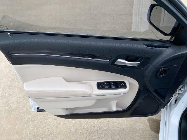 2021 Chrysler 300 Touring