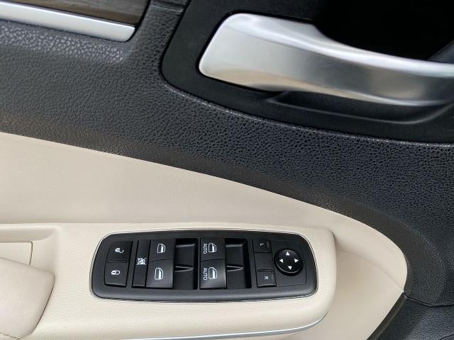 2021 Chrysler 300 Touring