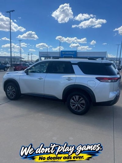 2024 Nissan Pathfinder SV