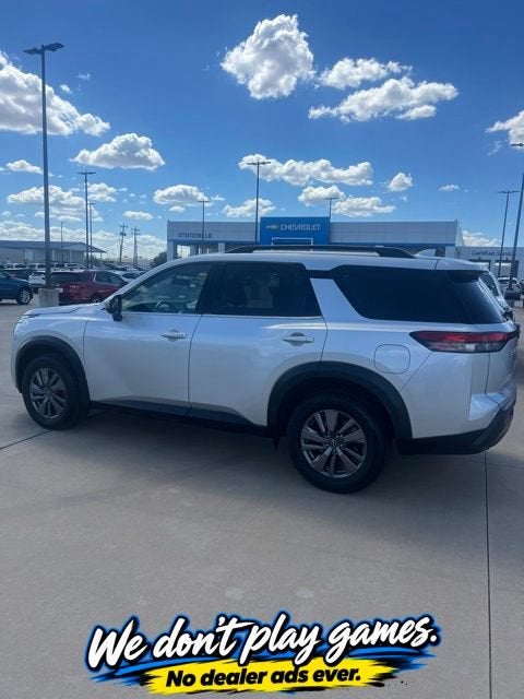 2024 Nissan Pathfinder SV